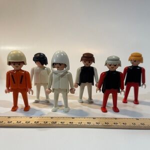 Vintage 1974 Geobra playmobil Colorful Toy Figures x6 (lot 34)